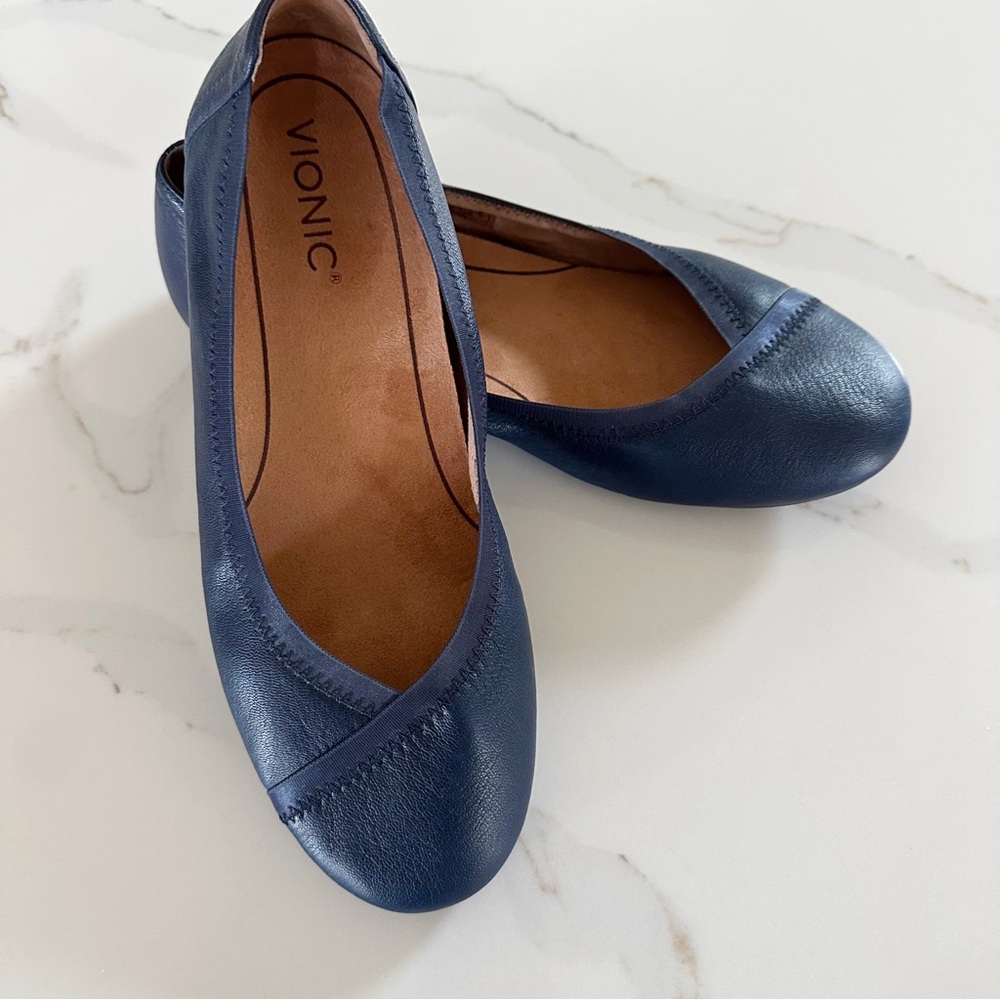VIONIC Caroll Navy Blue Ballet Flats Slip-On Leather Shoes Size 8.5
